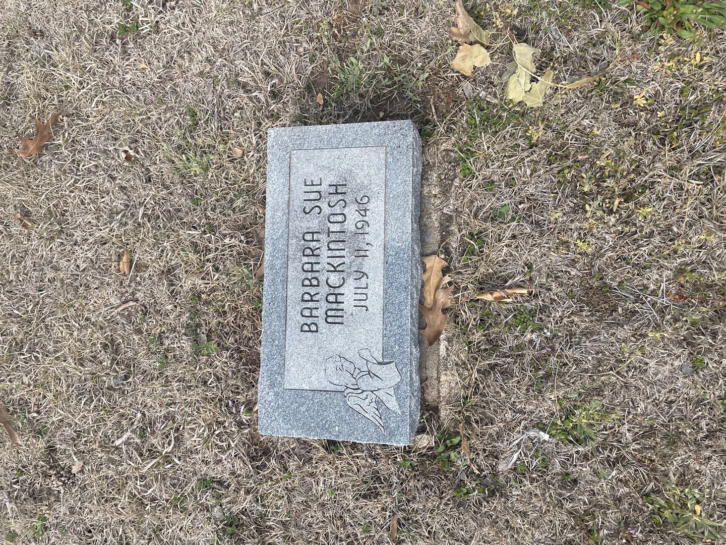 Barbara Sue Mackintosh's grave. Photo 1