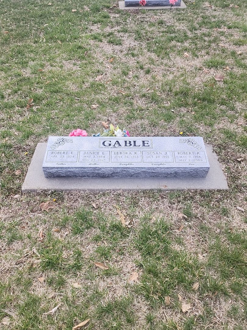 Robert Kirk Gable's grave. Photo 1