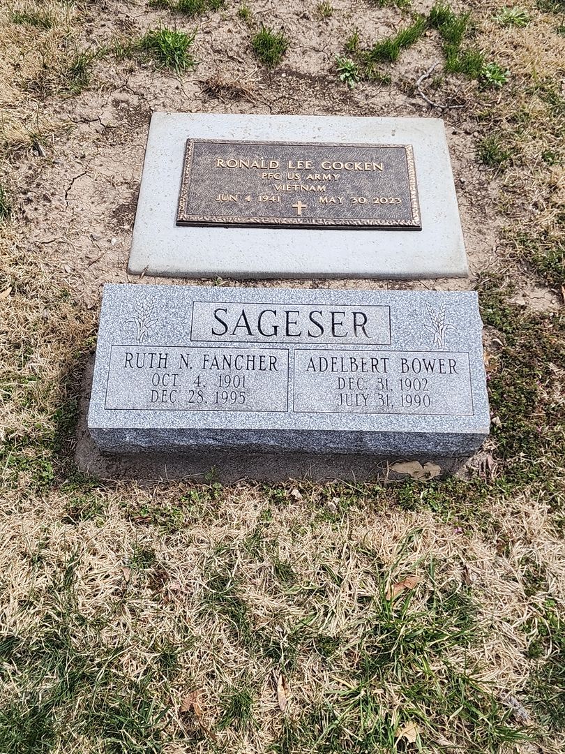 Doctor Adelbert Bower Sageser's grave. Photo 1