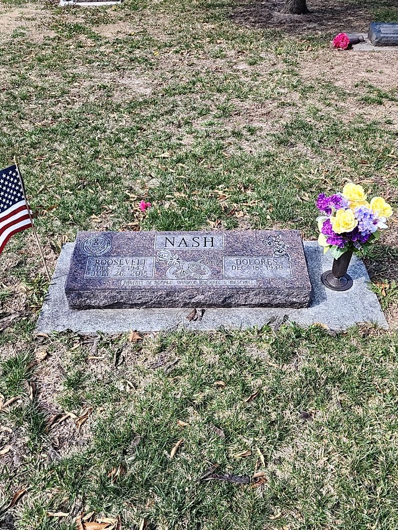 Roosevelt Nash's grave. Photo 1