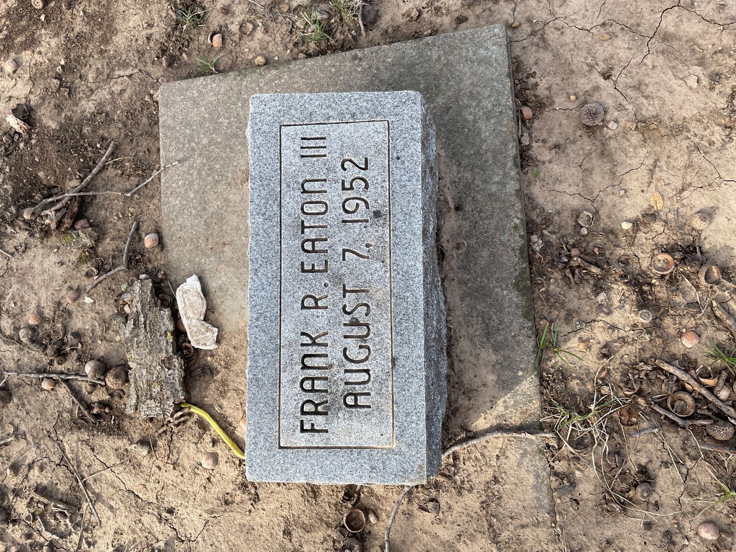 Frank R. Eaton Third's grave. Photo 1