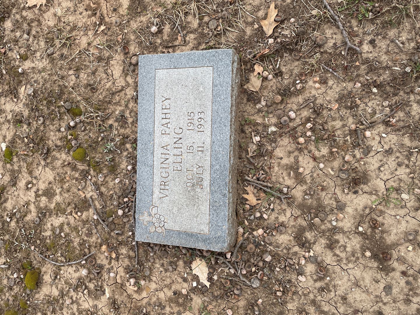 Virginia Fahey Elling's grave. Photo 1