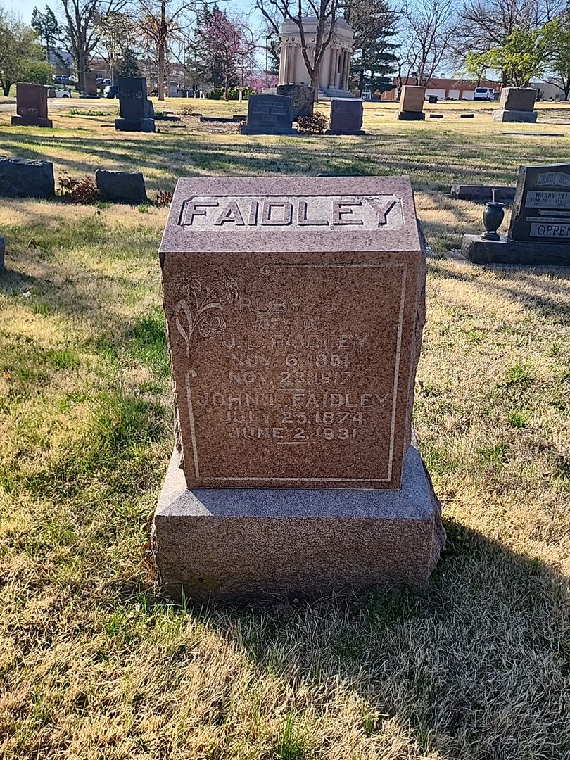 Ruby J. Faidley's grave. Photo 1