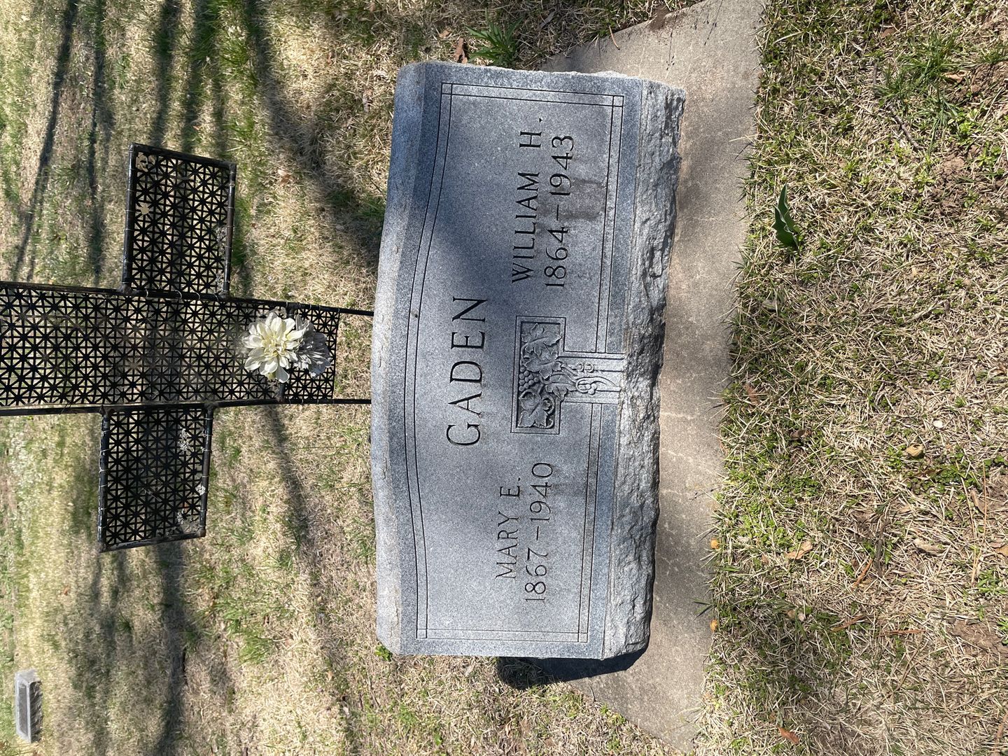 William H. Gaden's grave. Photo 1