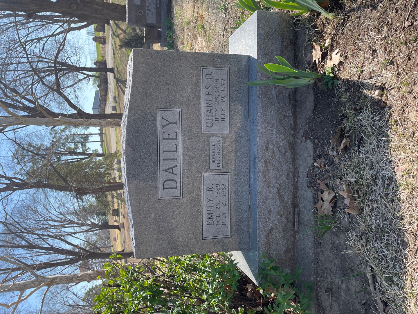 Emily Ruth Dailey's grave. Photo 1