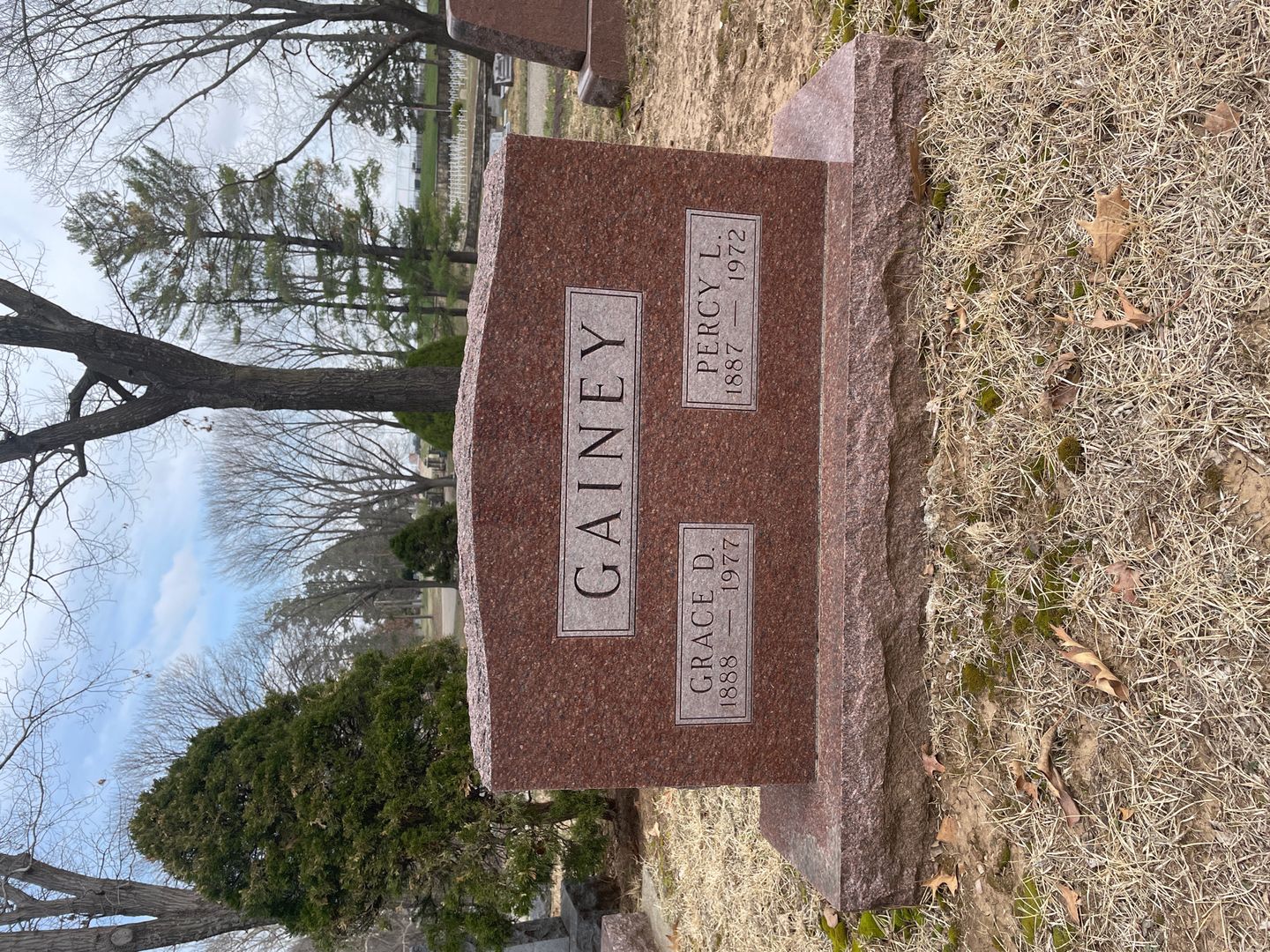 Grace D. Gainey's grave. Photo 1