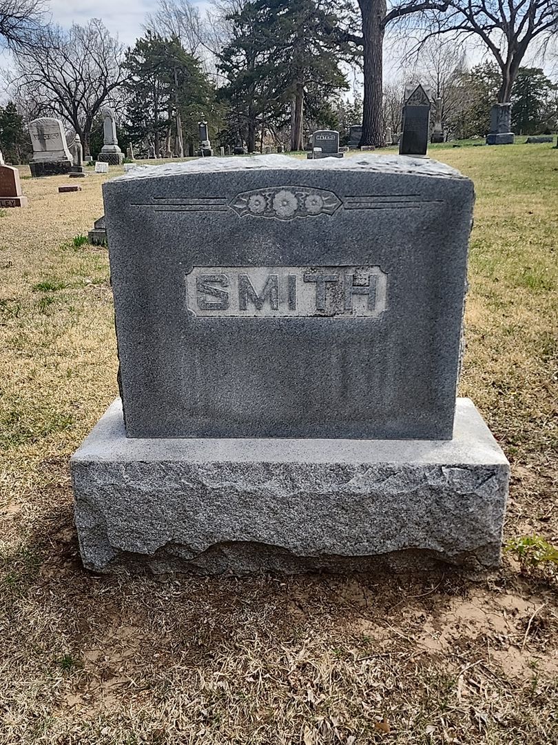 Hugh Abbott's grave. Photo 1
