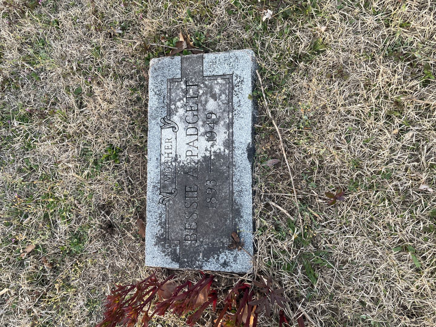 Missus/Madam Bessie A. Padgett's grave. Photo 1