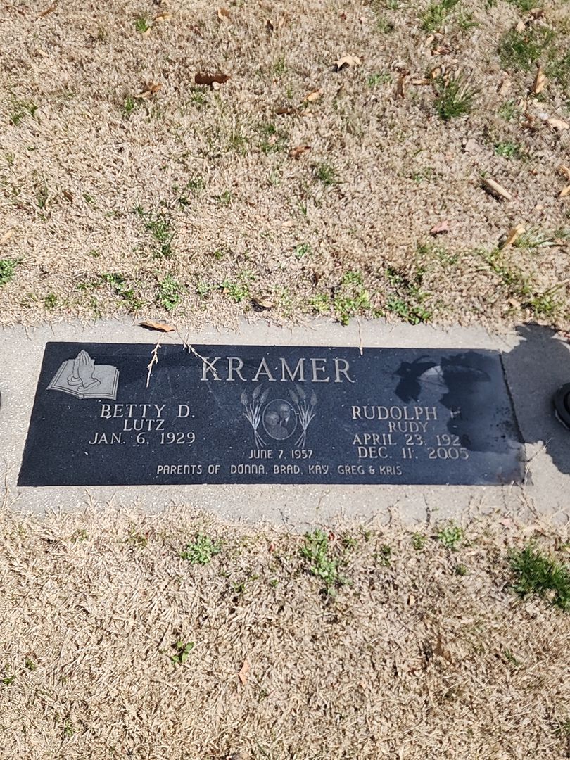 Betty D. Kamer's grave