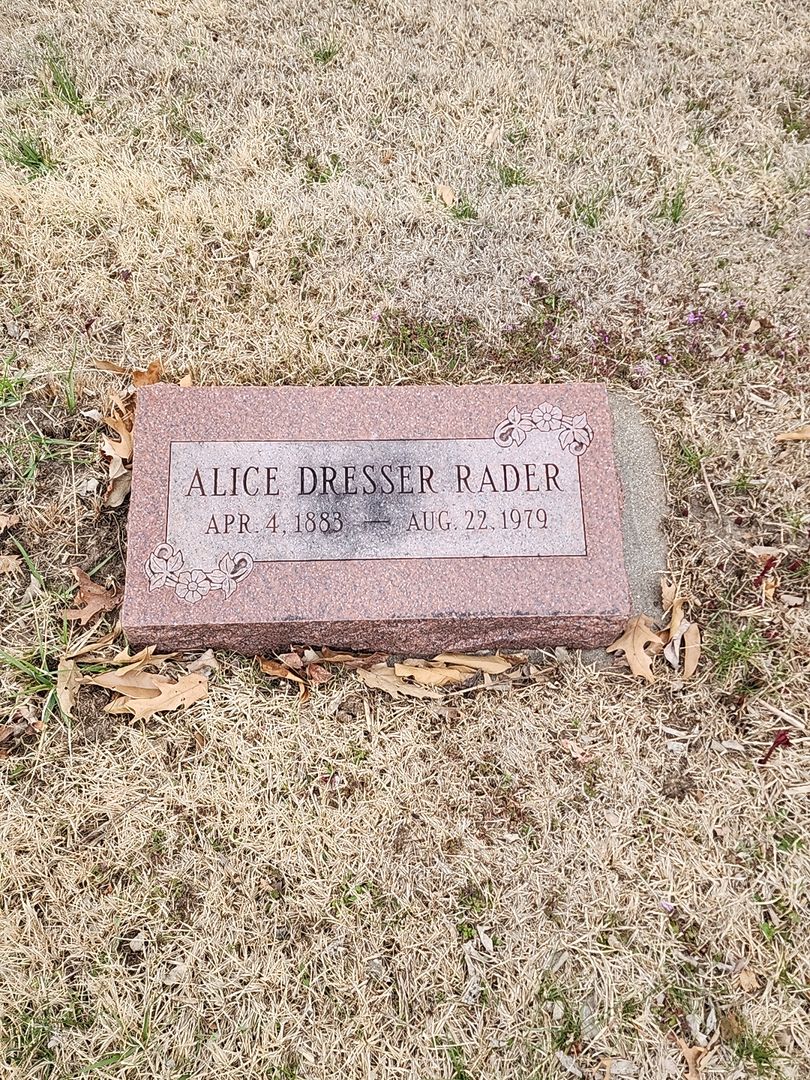 Alice Dresser Rader's grave. Photo 1