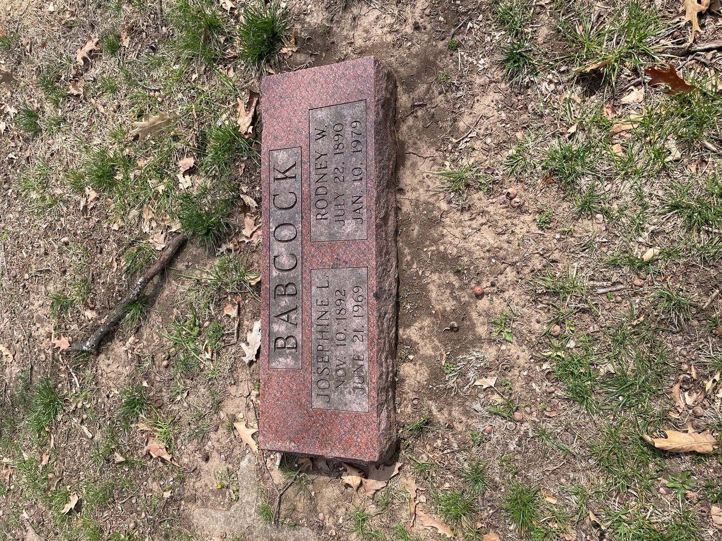Josephine Luella Babcock's grave. Photo 1