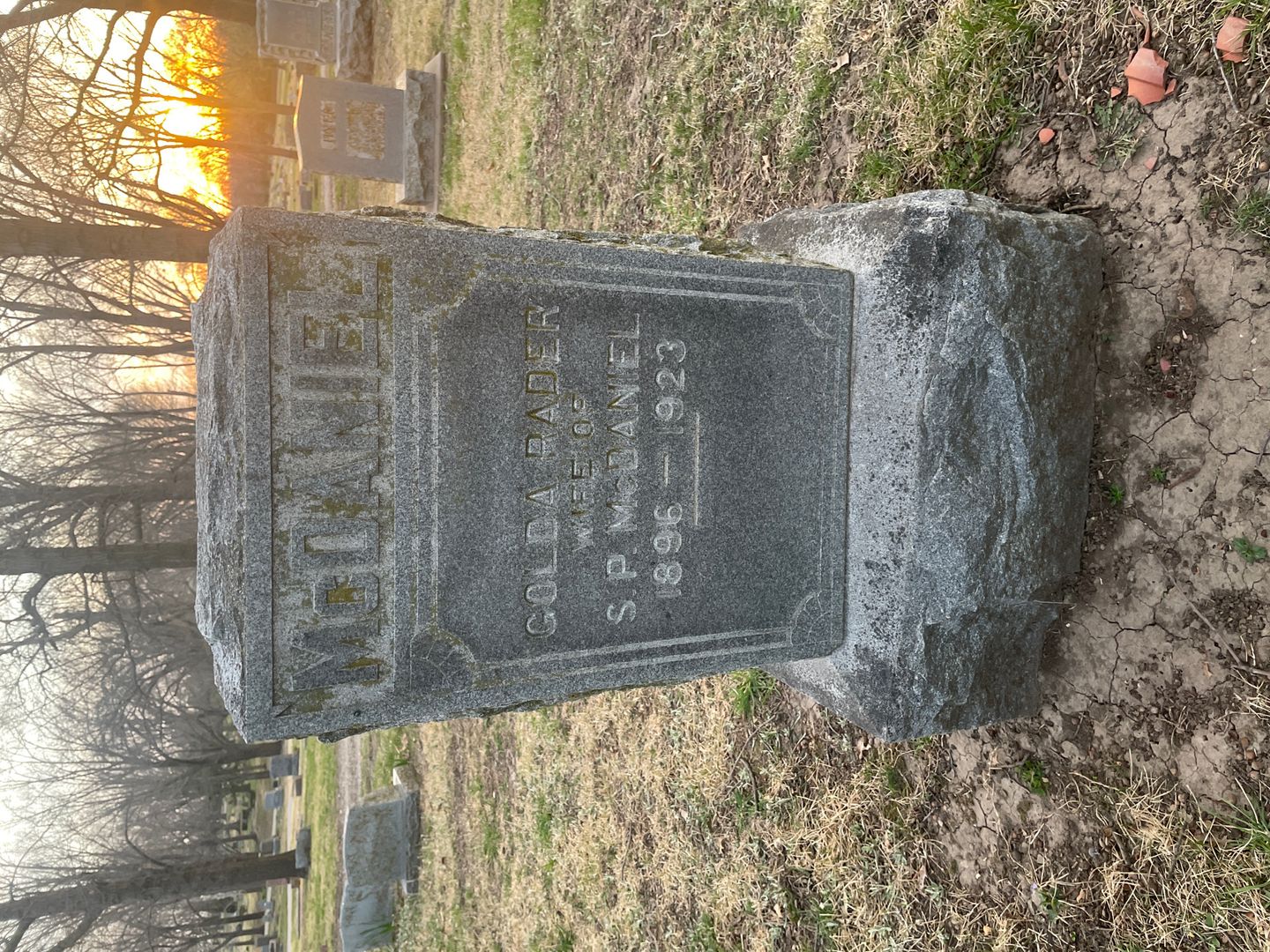Golda Lucile Rader McDaniel's grave. Photo 1