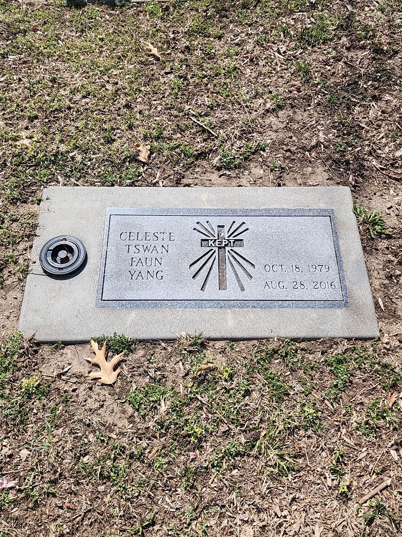 Celeste Tswan Fuan Yang's grave. Photo 1