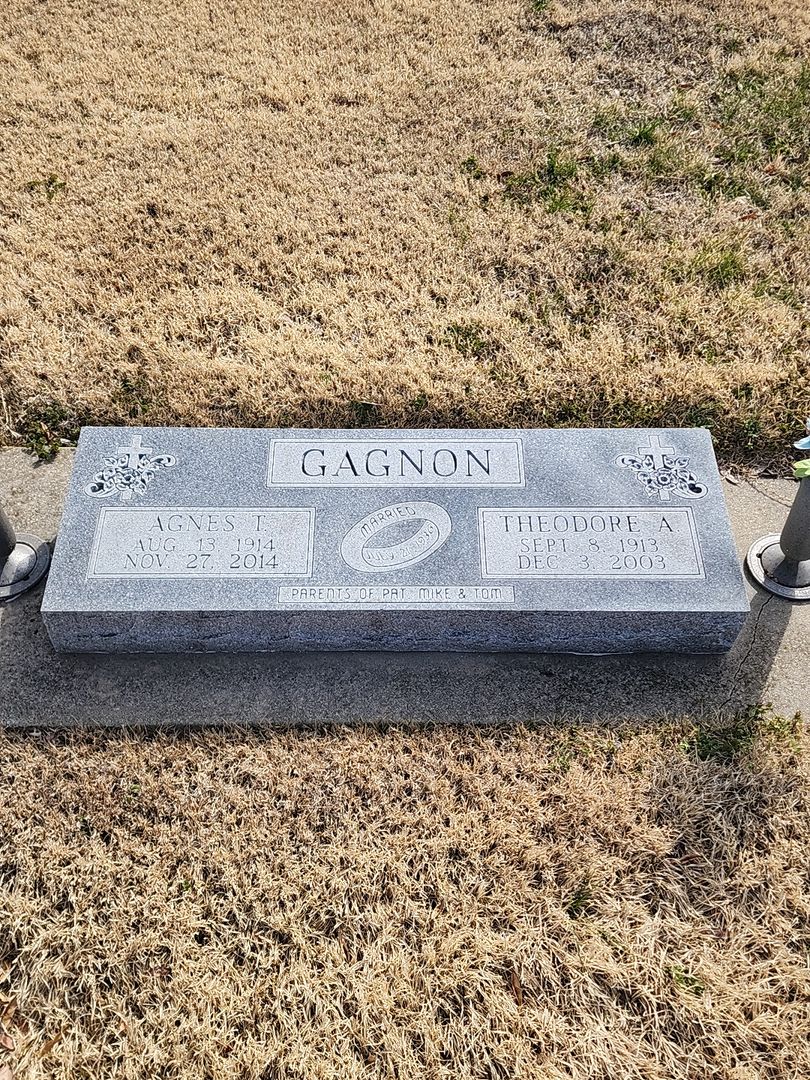 Agnes T. Gagnon's grave. Photo 1