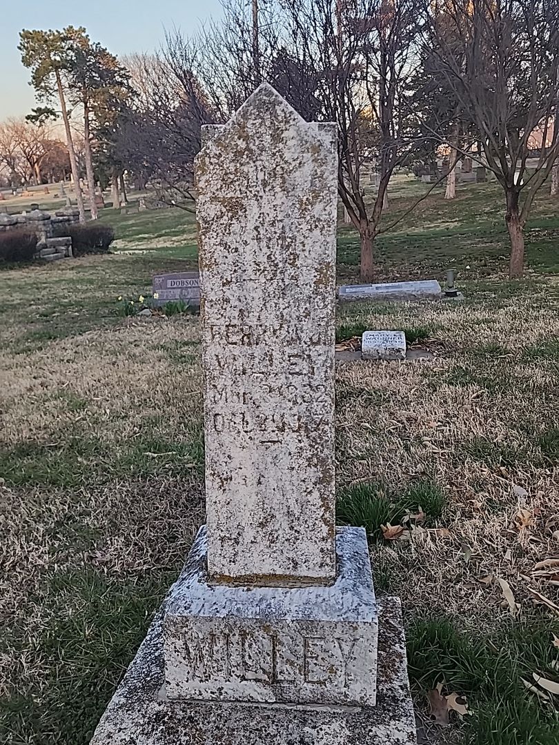 Mary Elizabeth Wagener's grave. Photo 1