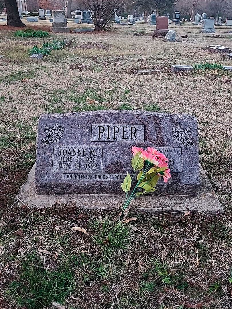 Dick C. Piper's grave. Photo 1