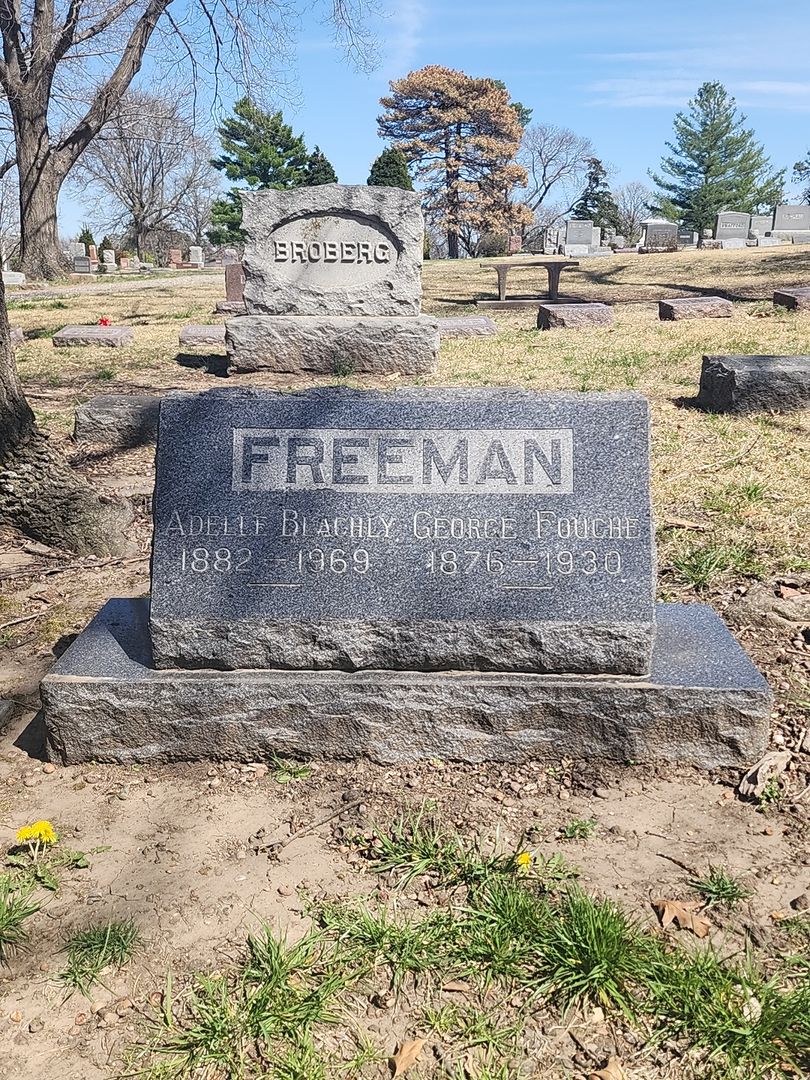Missus/Madam Agnes MacGregor Blachly's grave. Photo 1