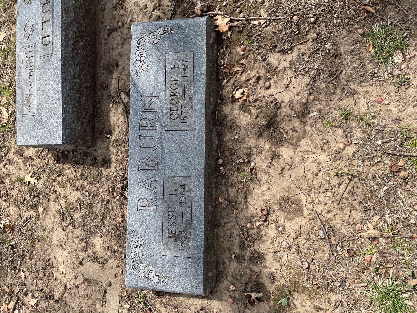 George E. Raburn's grave. Photo 1