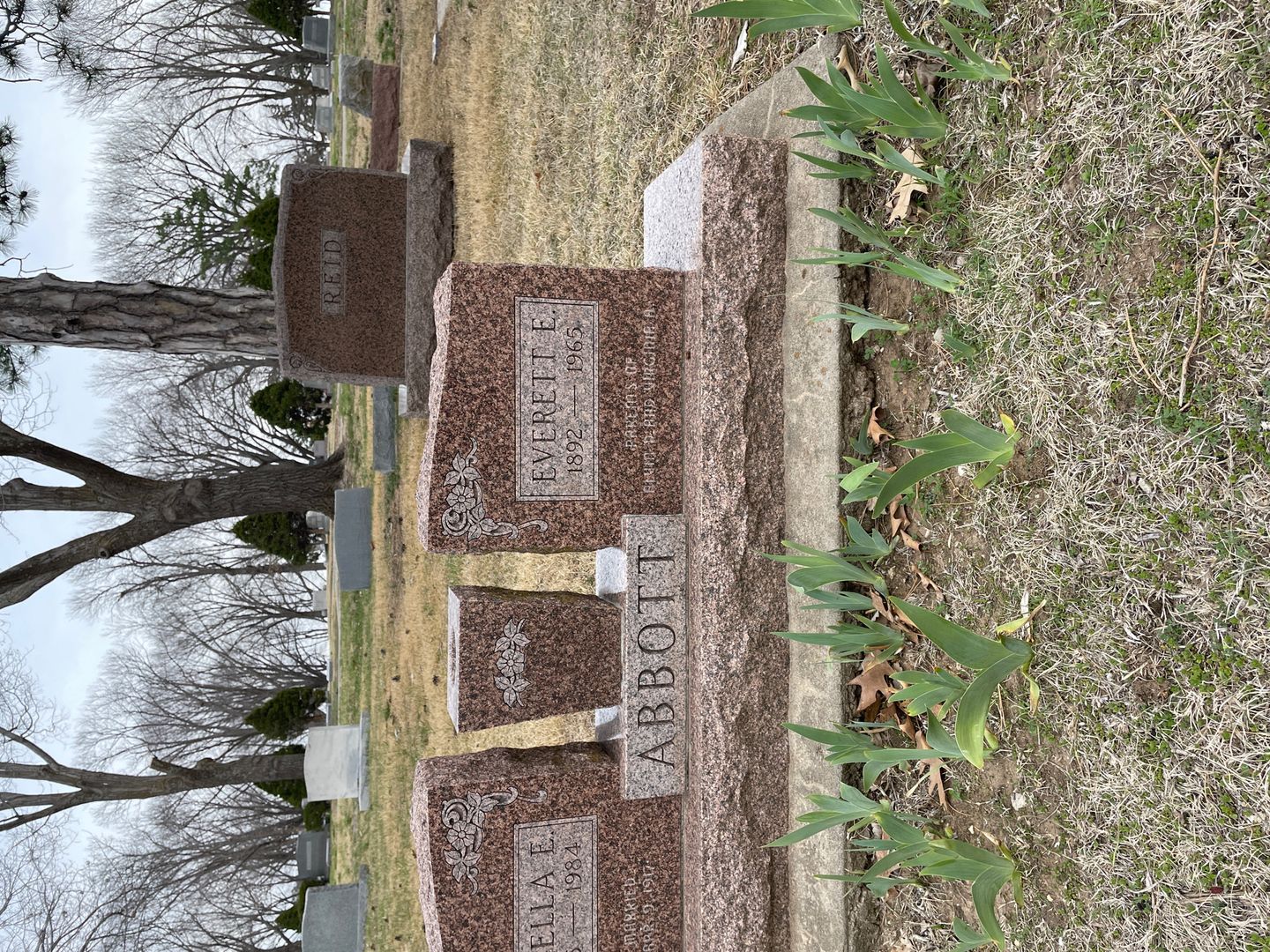 Everett E. Abbott's grave. Photo 1