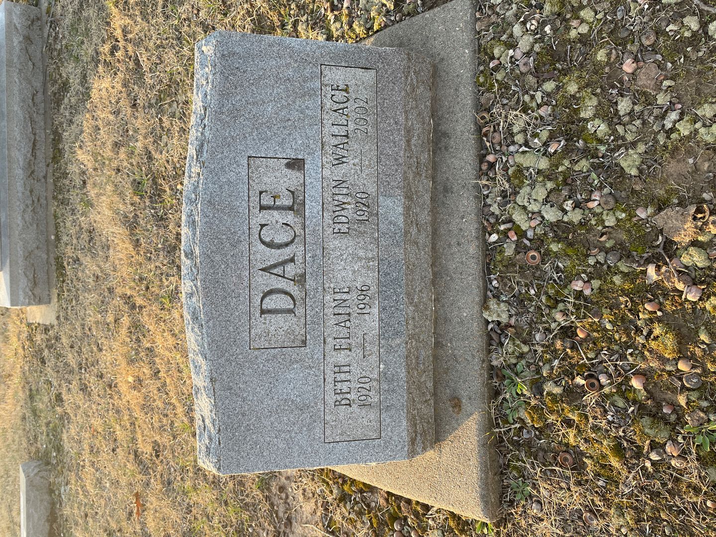 Edwin Wallace Dace's grave. Photo 1