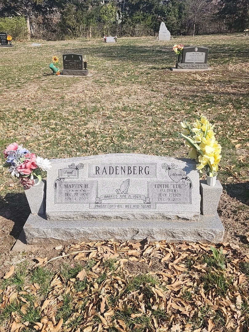 Marvin H. Radenberg's grave. Photo 1