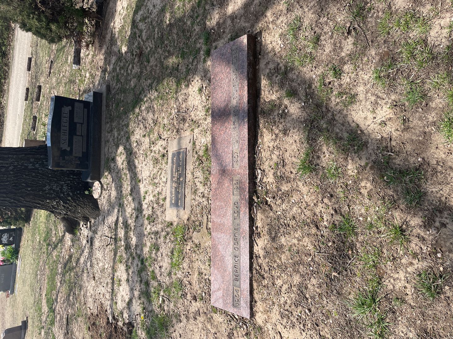 Bernice O'Daniel Floyd's grave. Photo 1