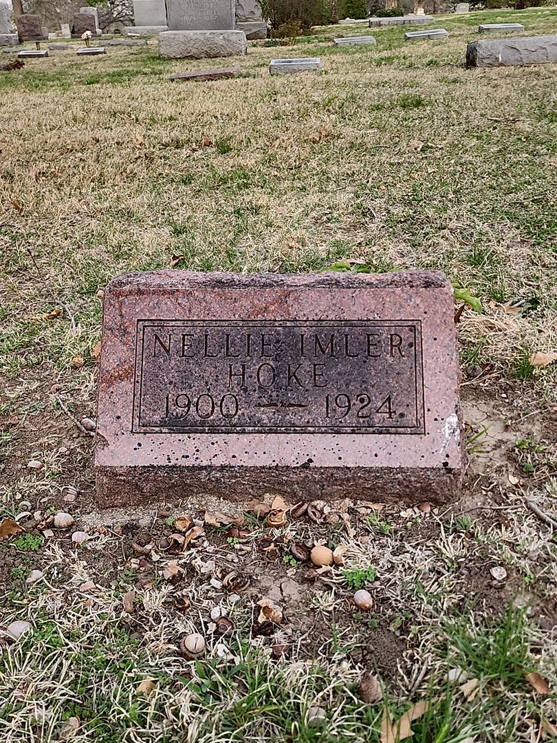 Nellie Imler Hoke's grave. Photo 1