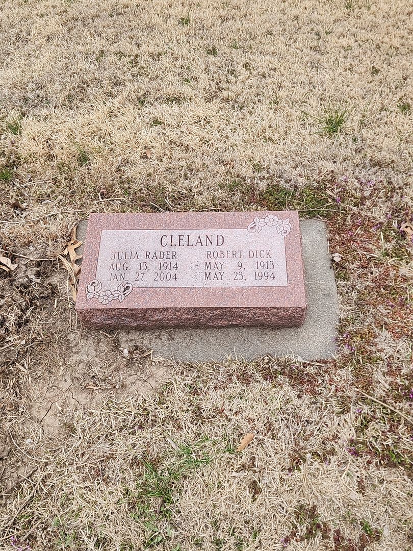 Julia E. Rader Cleland's grave. Photo 1