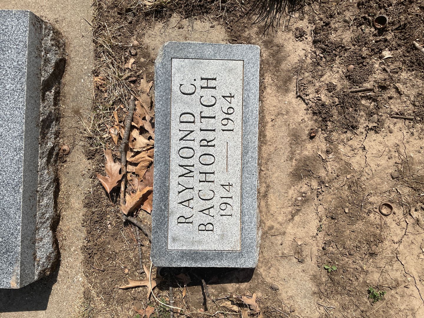 Raymond C. Bachoritch's grave. Photo 1