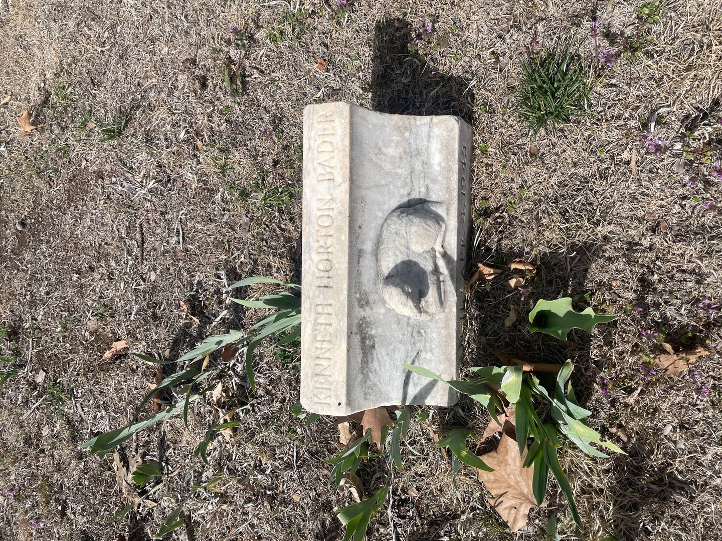 Kenneth Horton Bader's grave. Photo 1