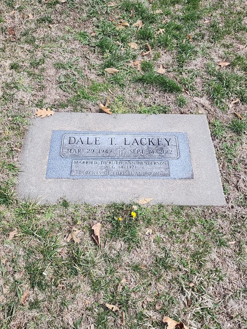 Dale T. Lackey's grave. Photo 1