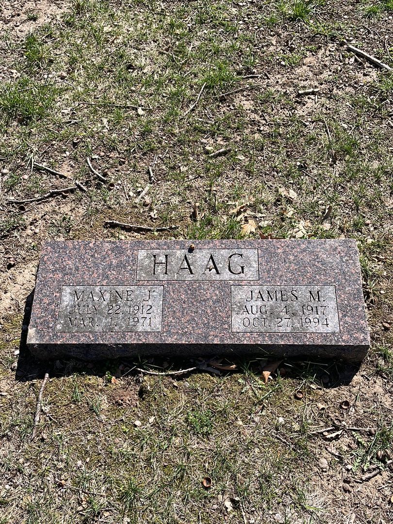 Maxine J. Haag's grave. Photo 1